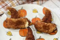 Cheesecake-Filled Witch Hat Halloween Treats