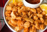 Crispy Fried Calamari Recipe with Tangy Dipping Sauce