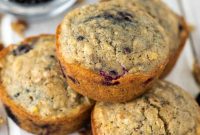 Moist Blackberry Oatmeal Muffins with Crunchy Oat Topping