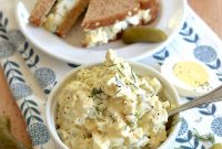 Creamy Egg Salad with Dill Pickles: A Low-Carb Lunch Favorite