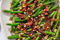 Sautéed Green Beans with Sun-Dried Tomatoes and Pine Nuts