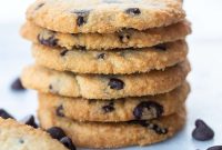 Keto Chocolate Chip Cookies: Low-Carb Cookie Recipe for Cravings