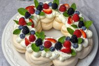 Pavlova Christmas Wreath Recipe: Festive Meringue Cake Guide