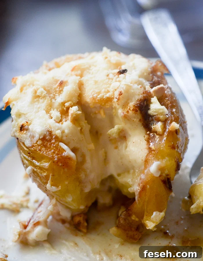 Skinny Cheesecake Stuffed Apples