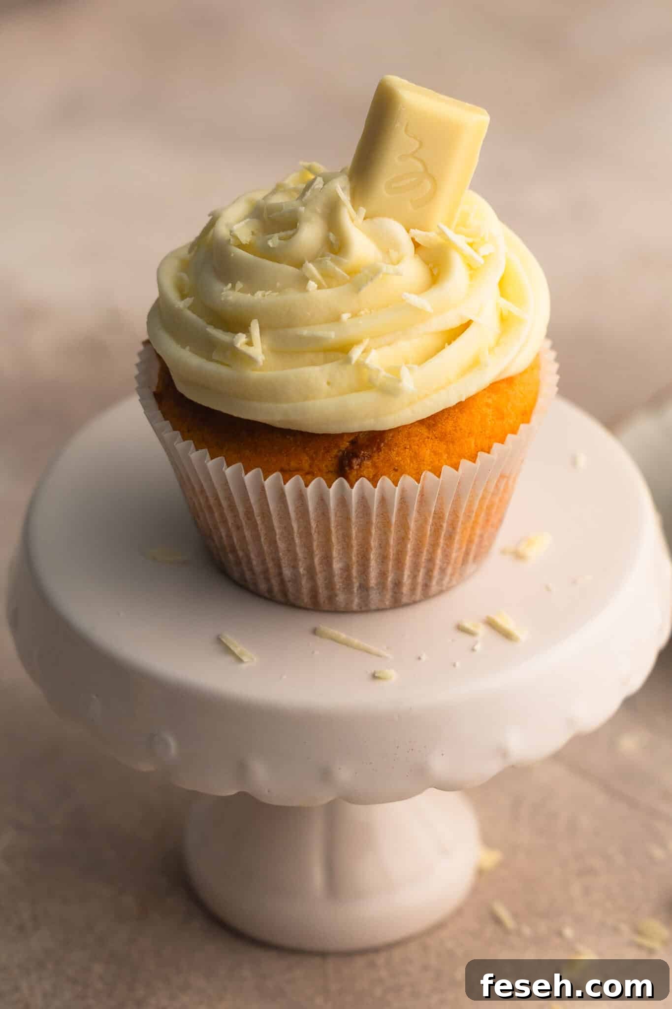delicious-white-choc-cupcakes