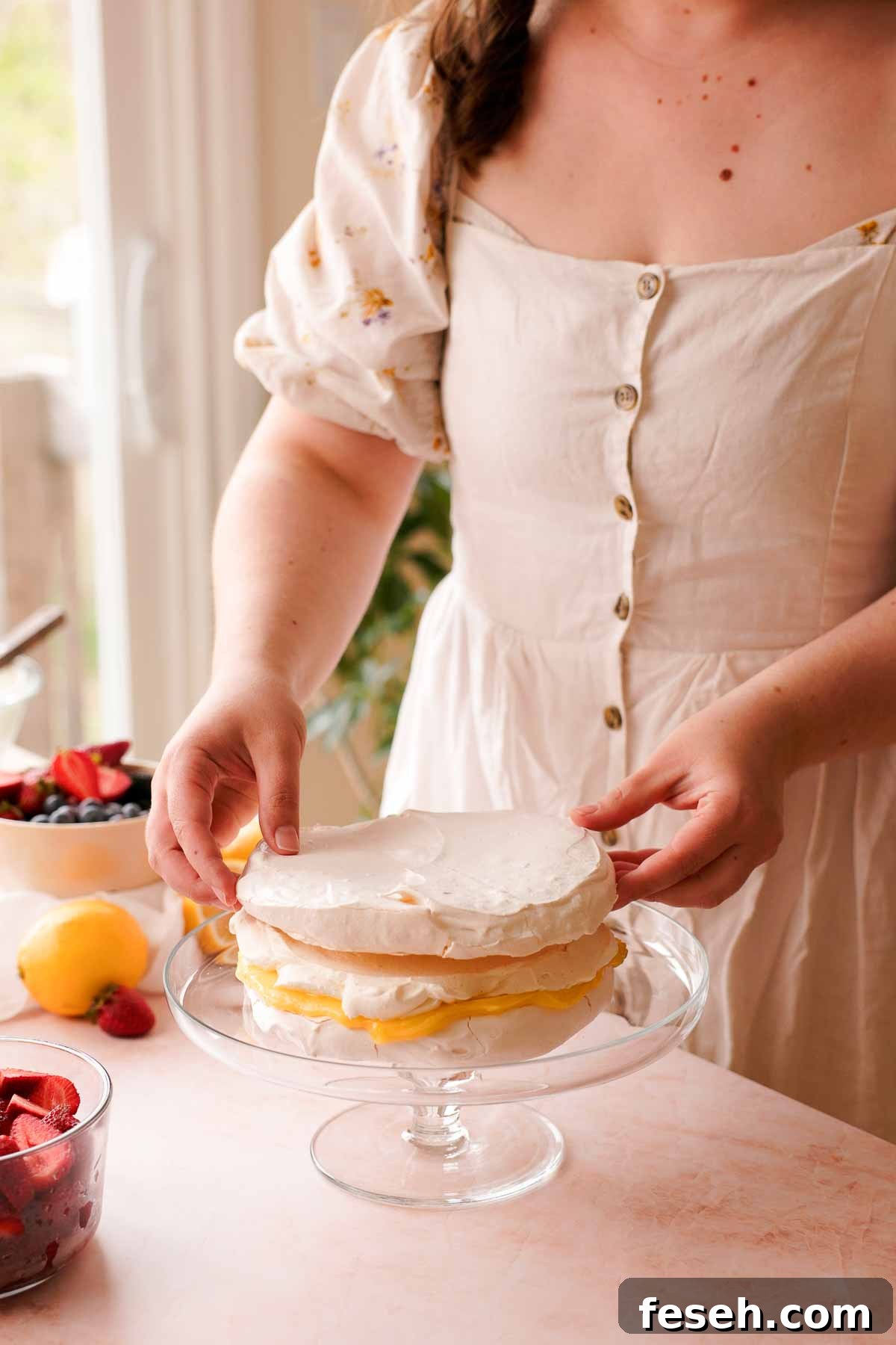 stacking pavlova cake
