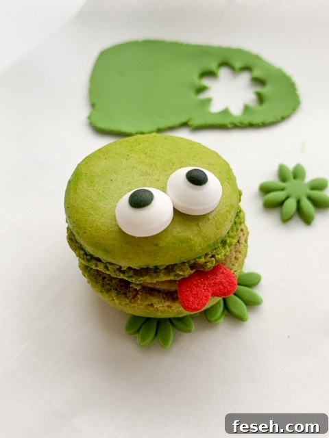 cute frog macarons