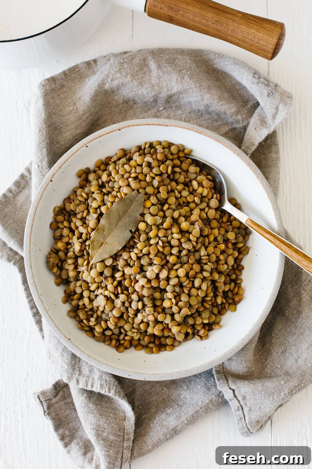 How to cook lentils perfectly. Lentils are small legumes loaded with plant-based protein and nutrients and they're delicious in a variety of healthy recipes.