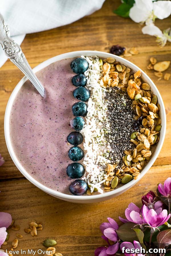cherry-coconut smoothie bowl