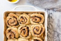 Cinnamon Roll Apple Cobbler Recipe: Warm, Gooey Dessert