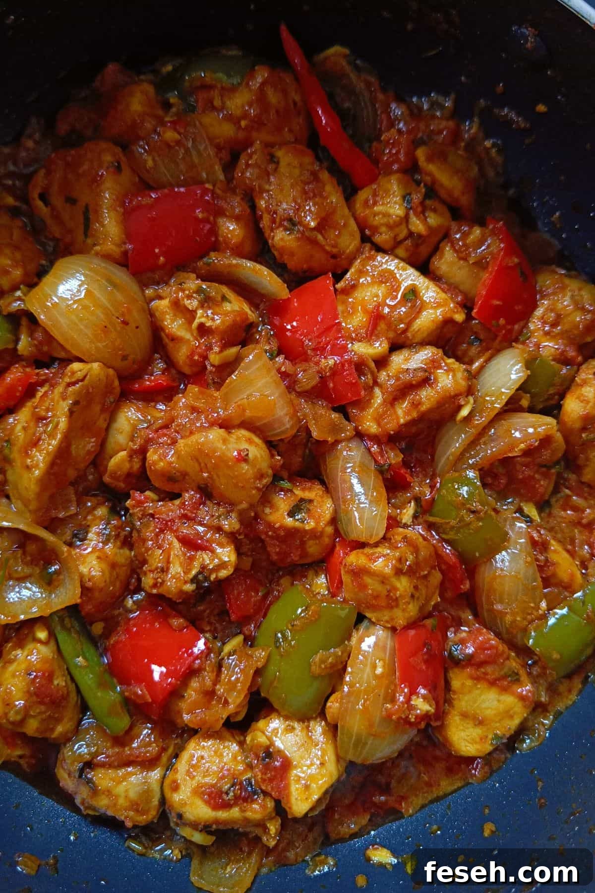 Image showing chicken jalfrezi in a pot.