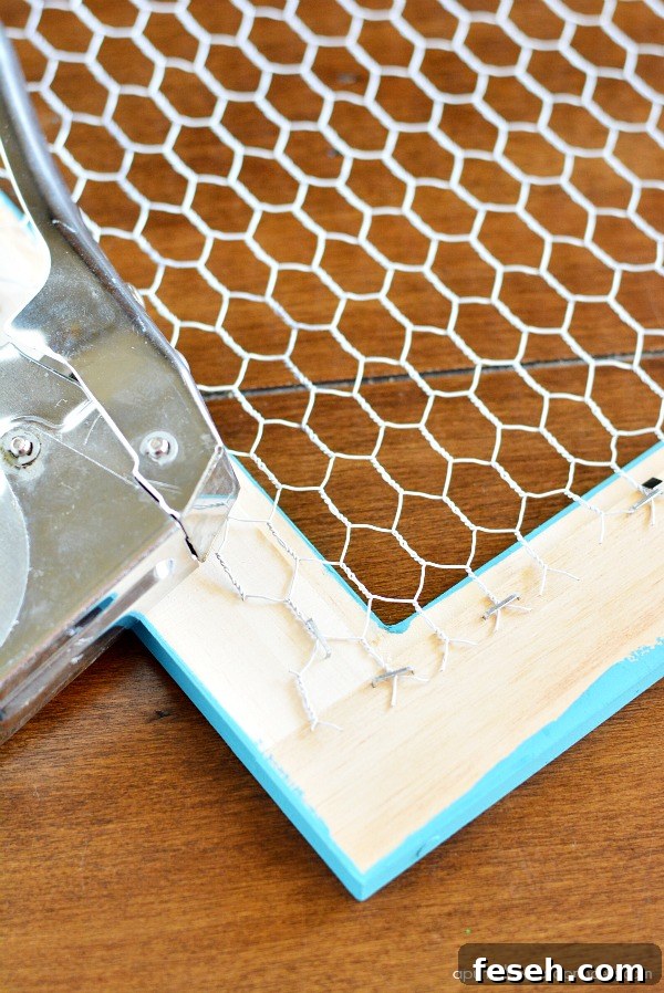 DIY Chicken Wire Frame: Step-by-Step Guide 4 How to make a chicken wire frame